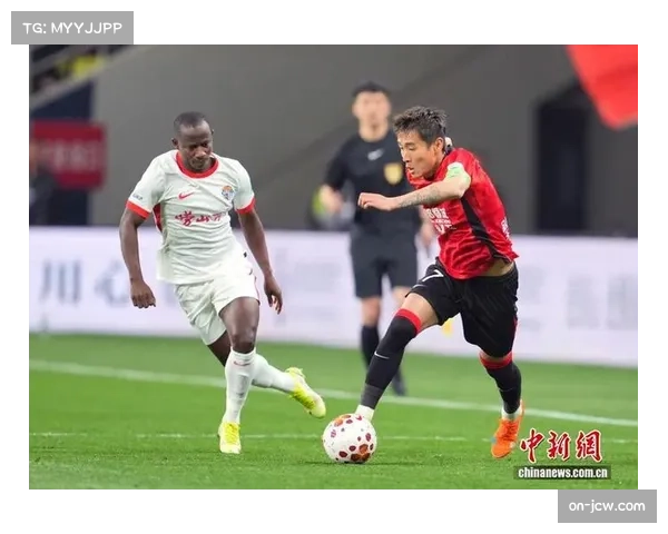 【2026年4月中超联赛·赛中·战报成都蓉城2-1青岛西海岸，韦世豪点射破门，费利佩替补建功